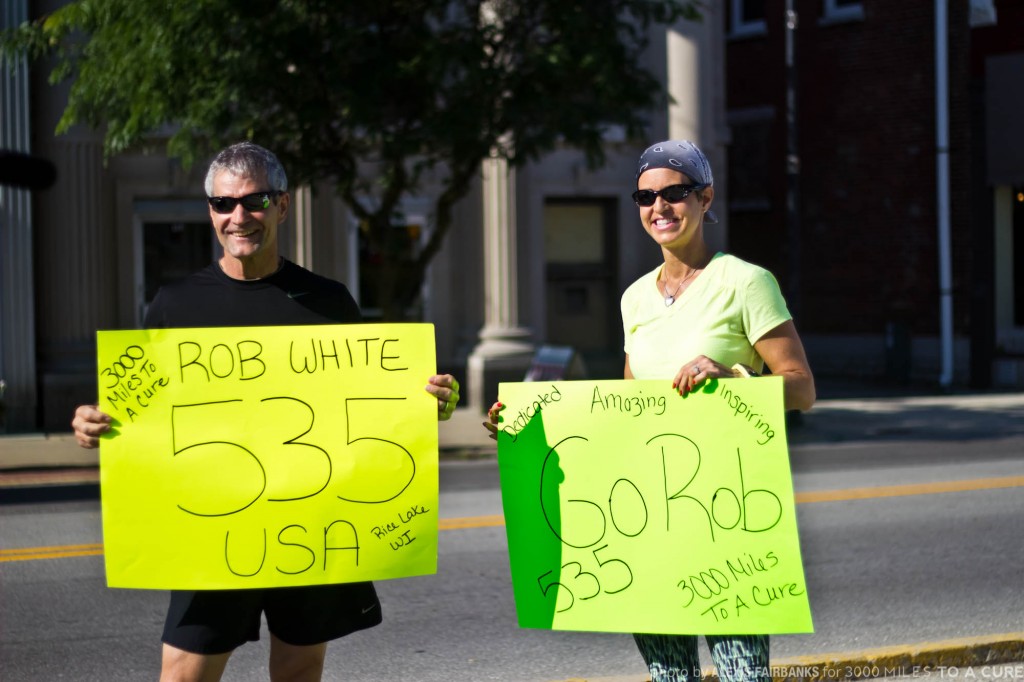 Rob's sister, Suzy, and her husband drove from Wisconsin to cheer him on in Greensburg, Indiana this morning.